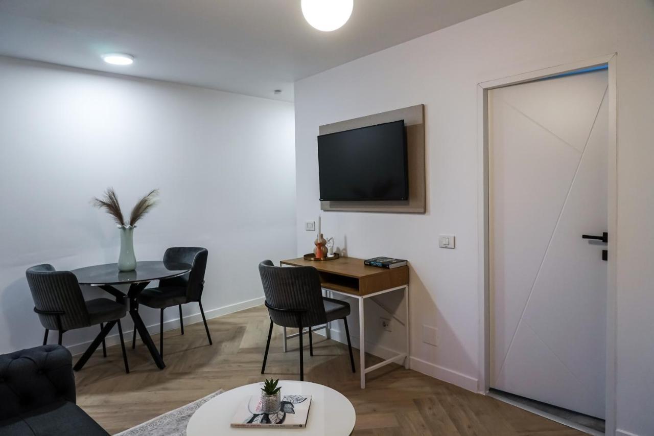 The Urban Oasis Apartment Bucharest Exterior photo