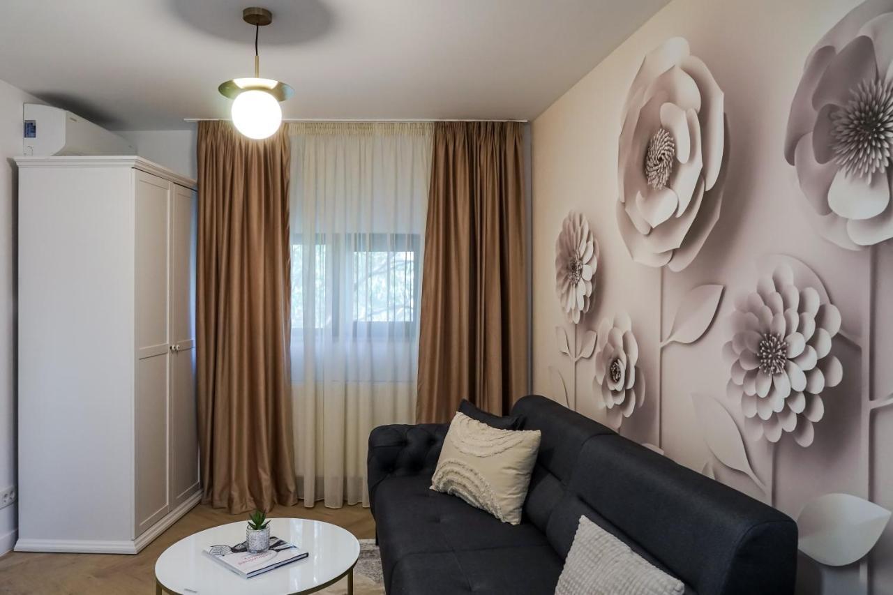 The Urban Oasis Apartment Bucharest Exterior photo